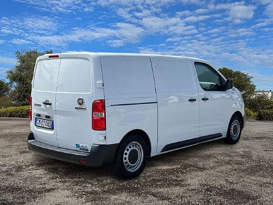 Vehicle image 7 / 15