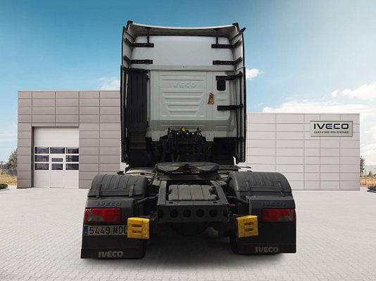 Vehicle image 4 / 6