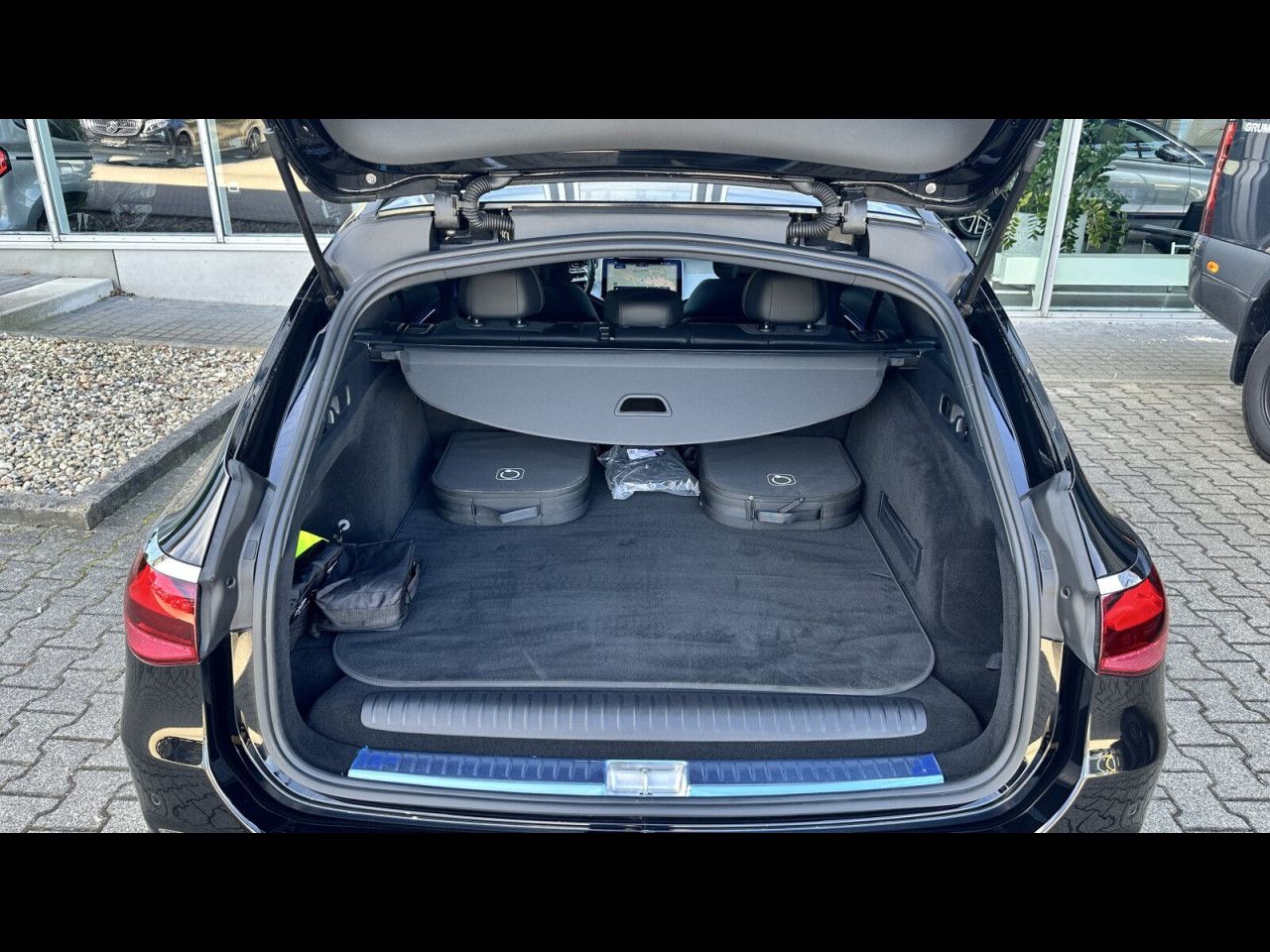 Mercedes-Benz E-Klasse – Bild 24