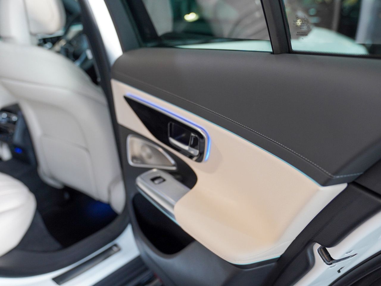 Mercedes-Benz E-Klasse – Bild 17
