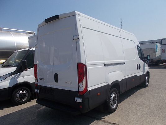 Vehicle image 7 / 8