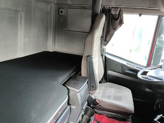 Vehicle image 4 / 17