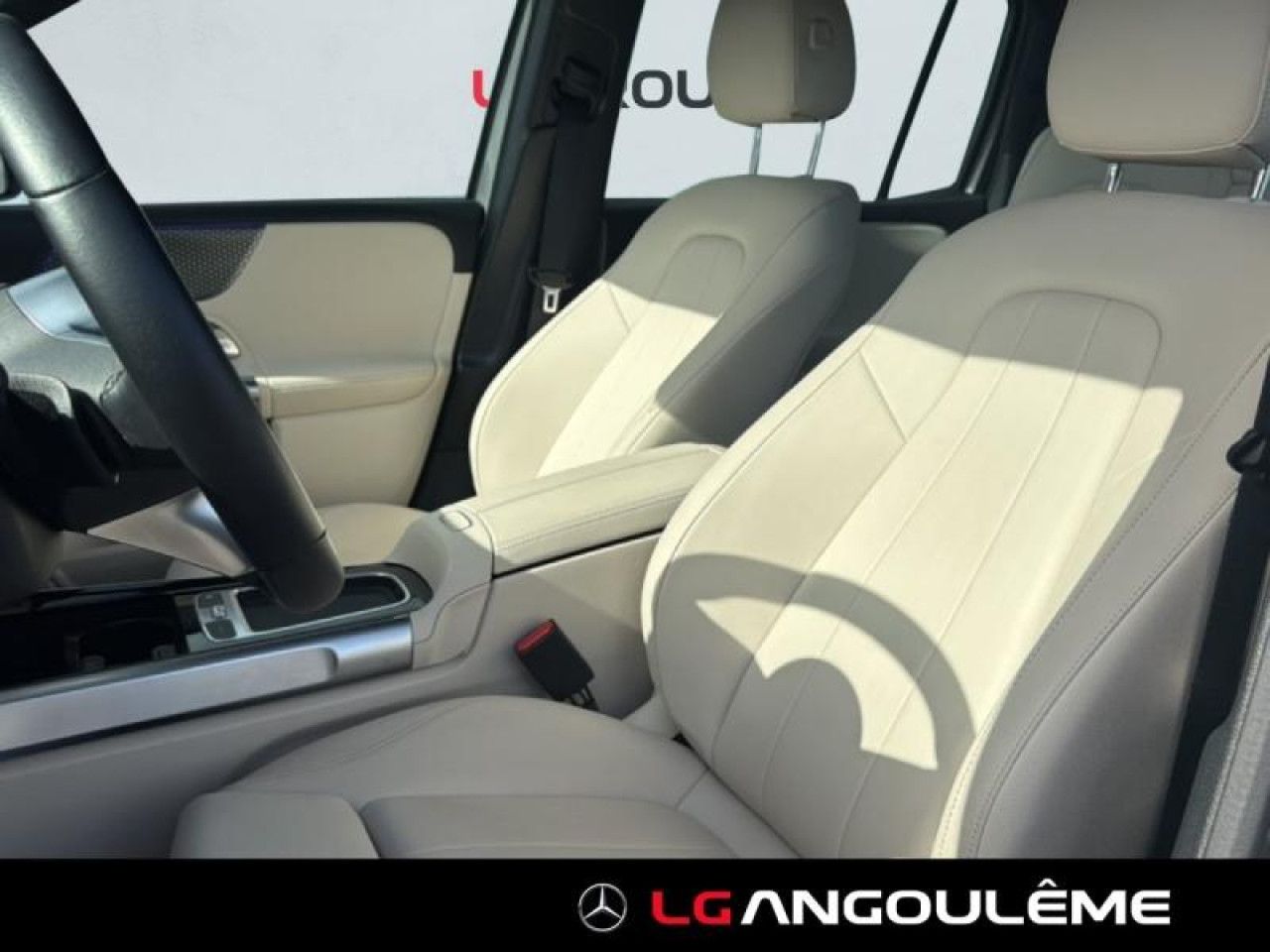 Photo du v&eacute;hicule 10 / 18