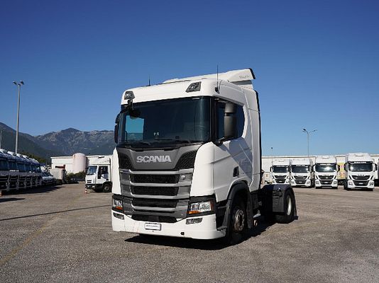 Vehicle image 1 / 13