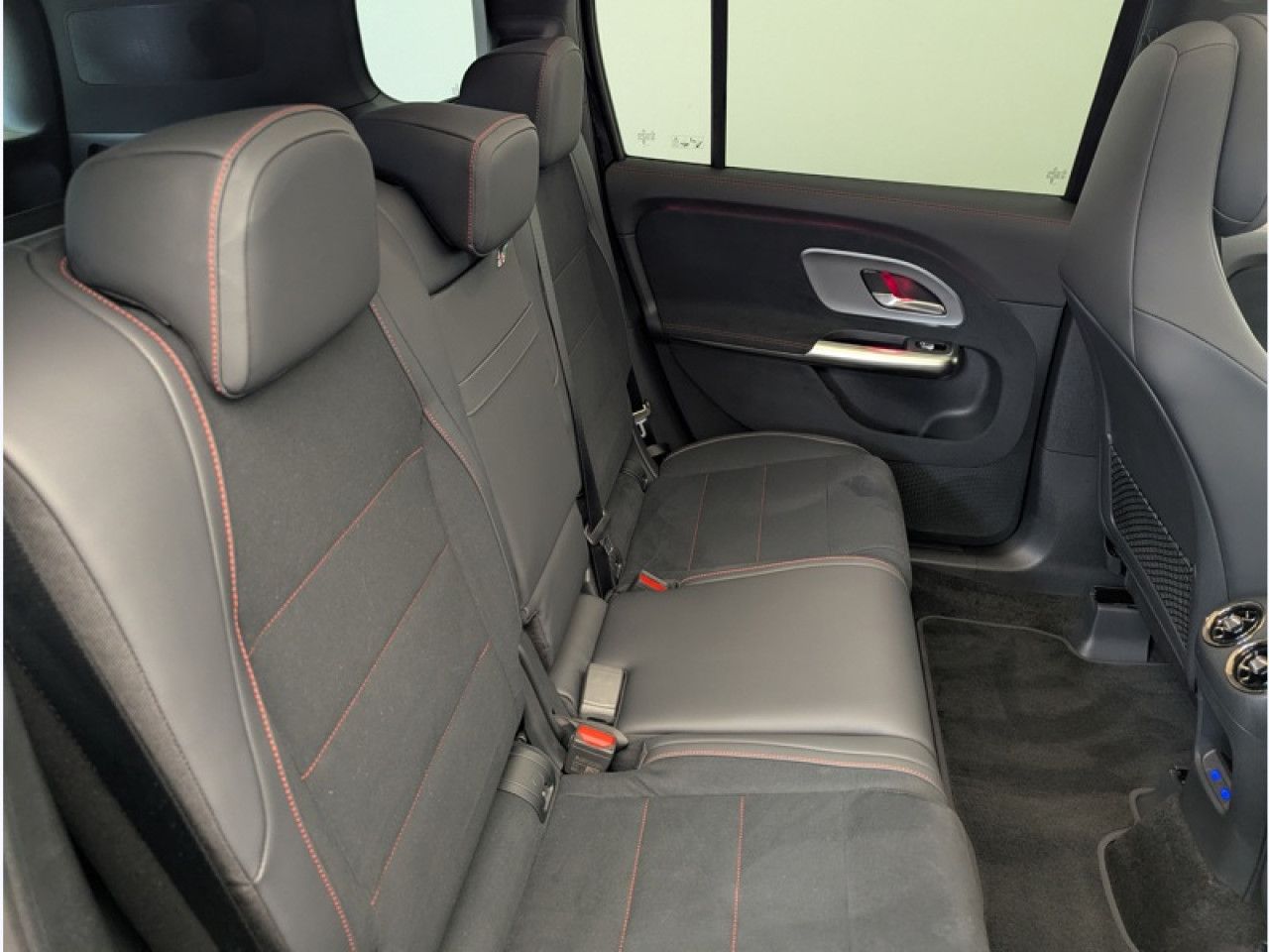 Photo du v&eacute;hicule 12 / 18