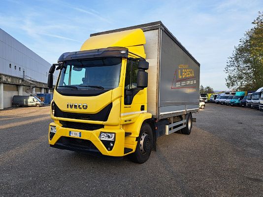 Vehicle image 1 / 13
