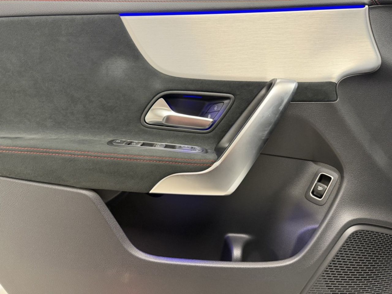 Photo du v&eacute;hicule 14 / 18