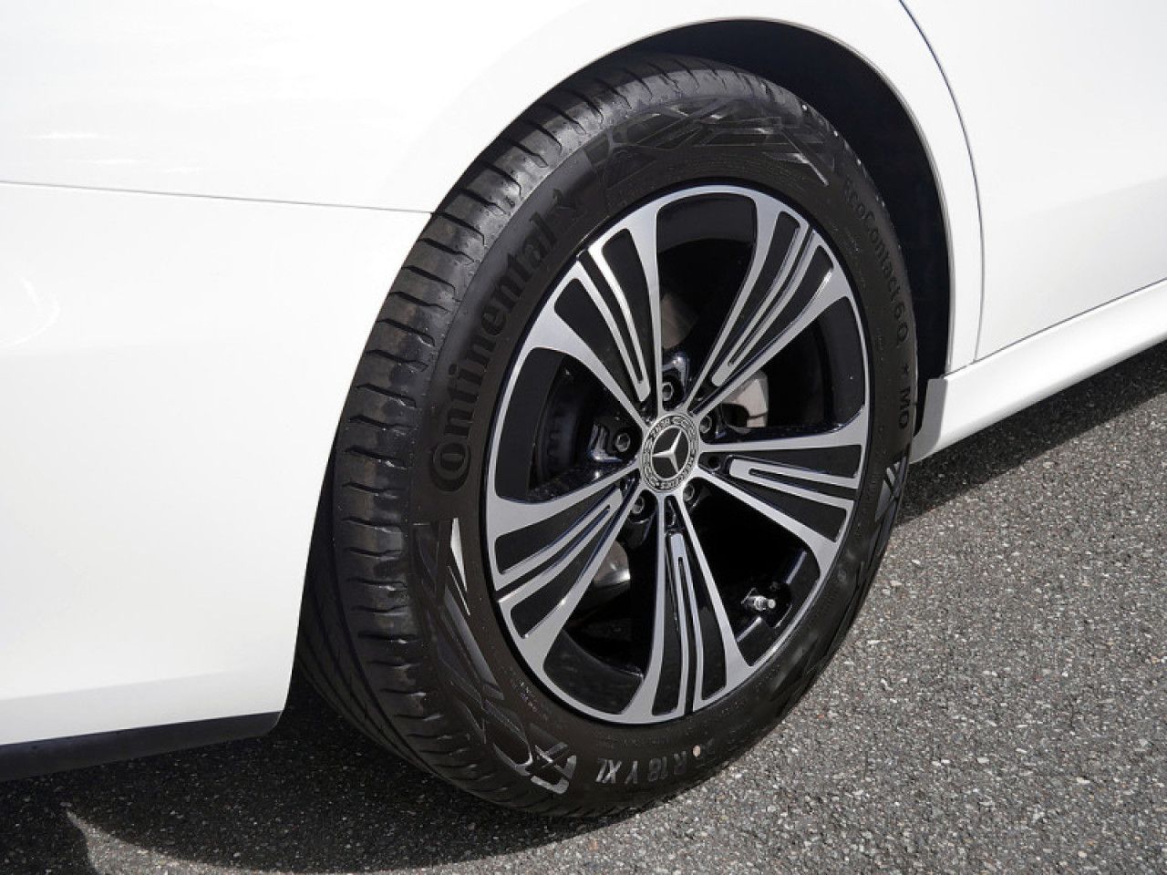 Mercedes-Benz E-Klasse – Bild 9
