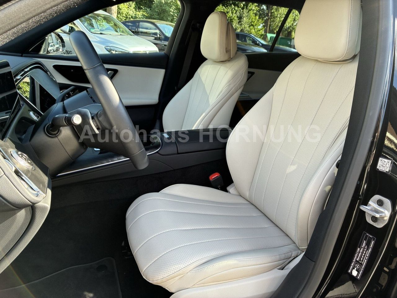 Mercedes-Benz E-Klasse – Bild 8