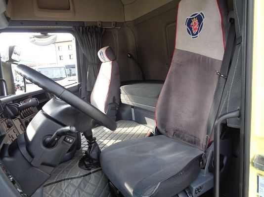 Vehicle image 8 / 14