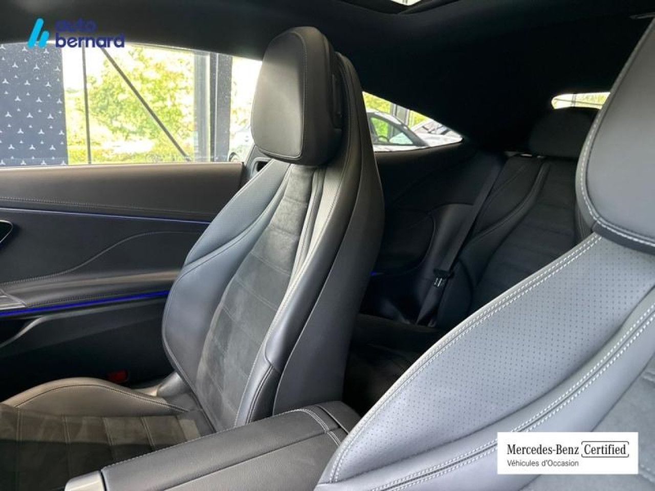 Photo du v&eacute;hicule 9 / 16