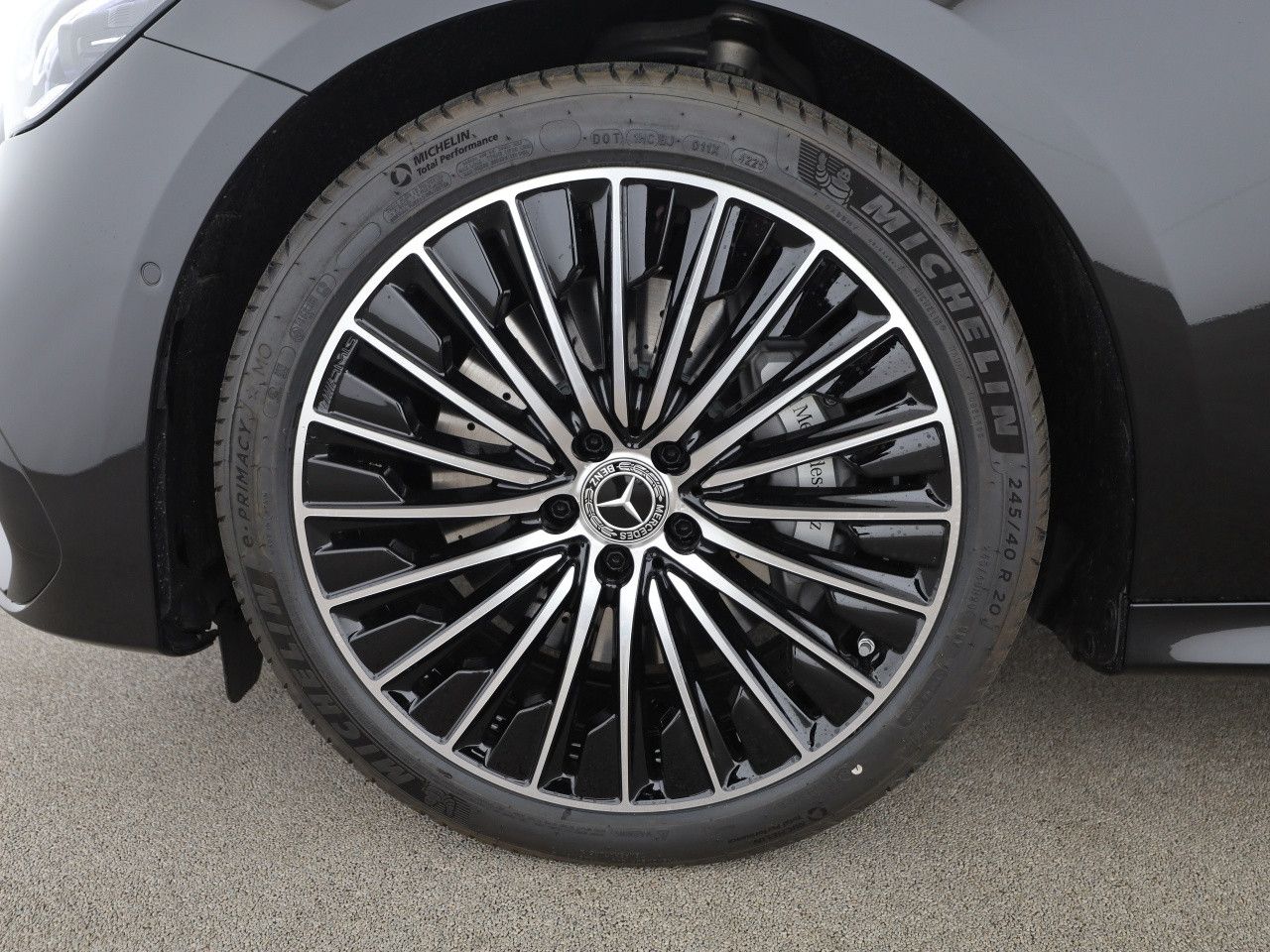 Mercedes-Benz E-Klasse – Bild 16