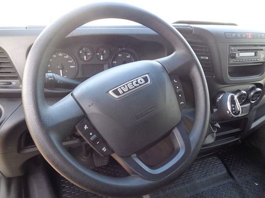 Vehicle image 10 / 11