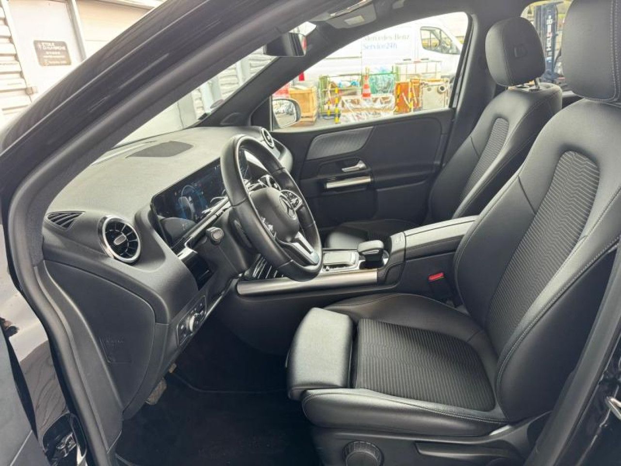 Photo du v&eacute;hicule 18 / 18