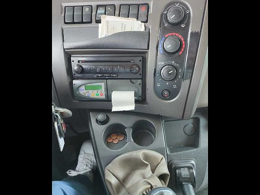 Vehicle image 8 / 10
