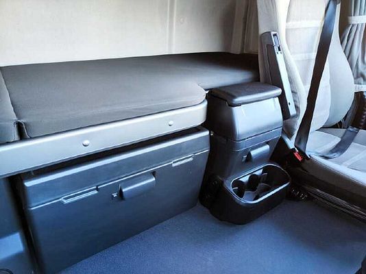 Vehicle image 8 / 15