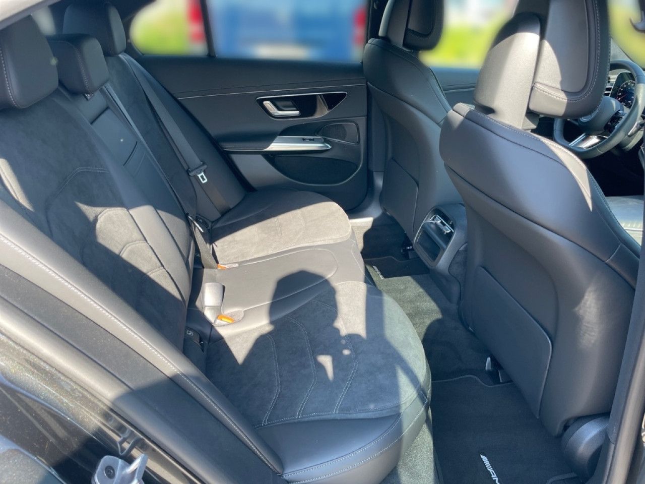 Mercedes-Benz E-Klasse – Bild 12