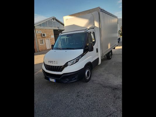 Vehicle image 1 / 20