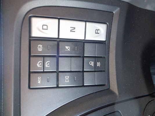 Vehicle image 11 / 14