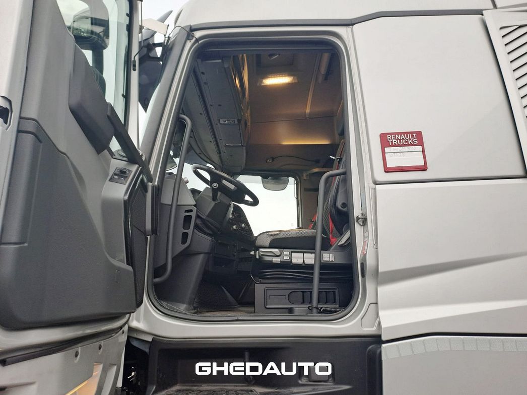 Renault | TRATTORE STRADALE RENAULT T 520 HIGH CAB