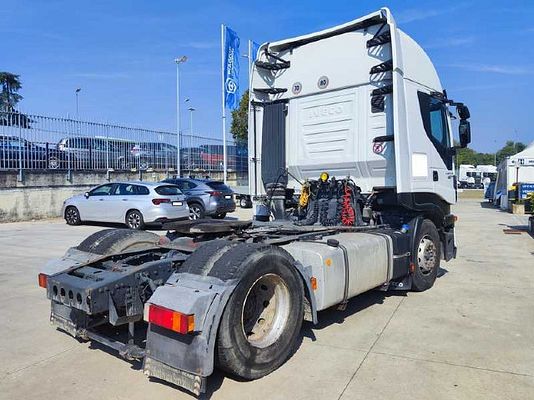 Vehicle image 3 / 14