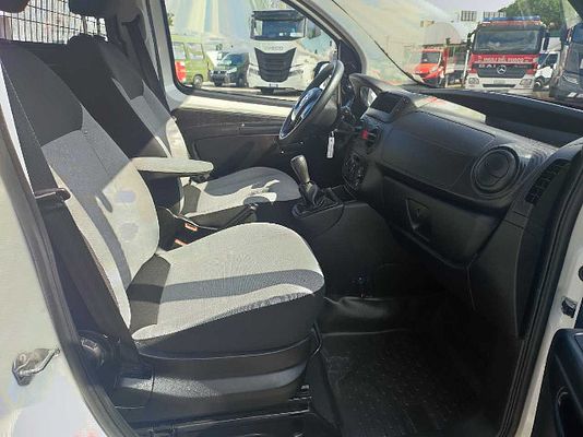Vehicle image 10 / 10