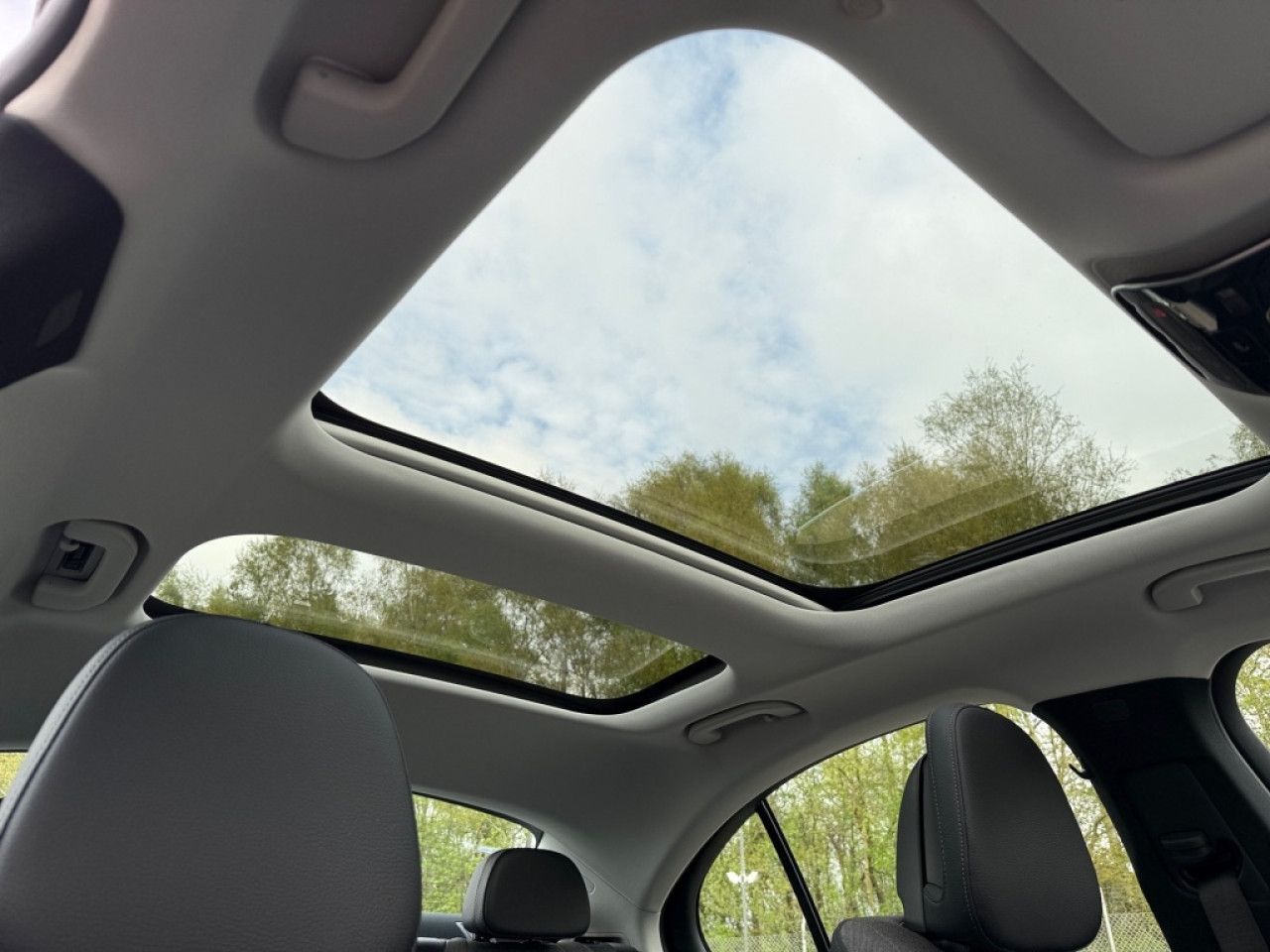 Mercedes-Benz E-Klasse – Bild 16