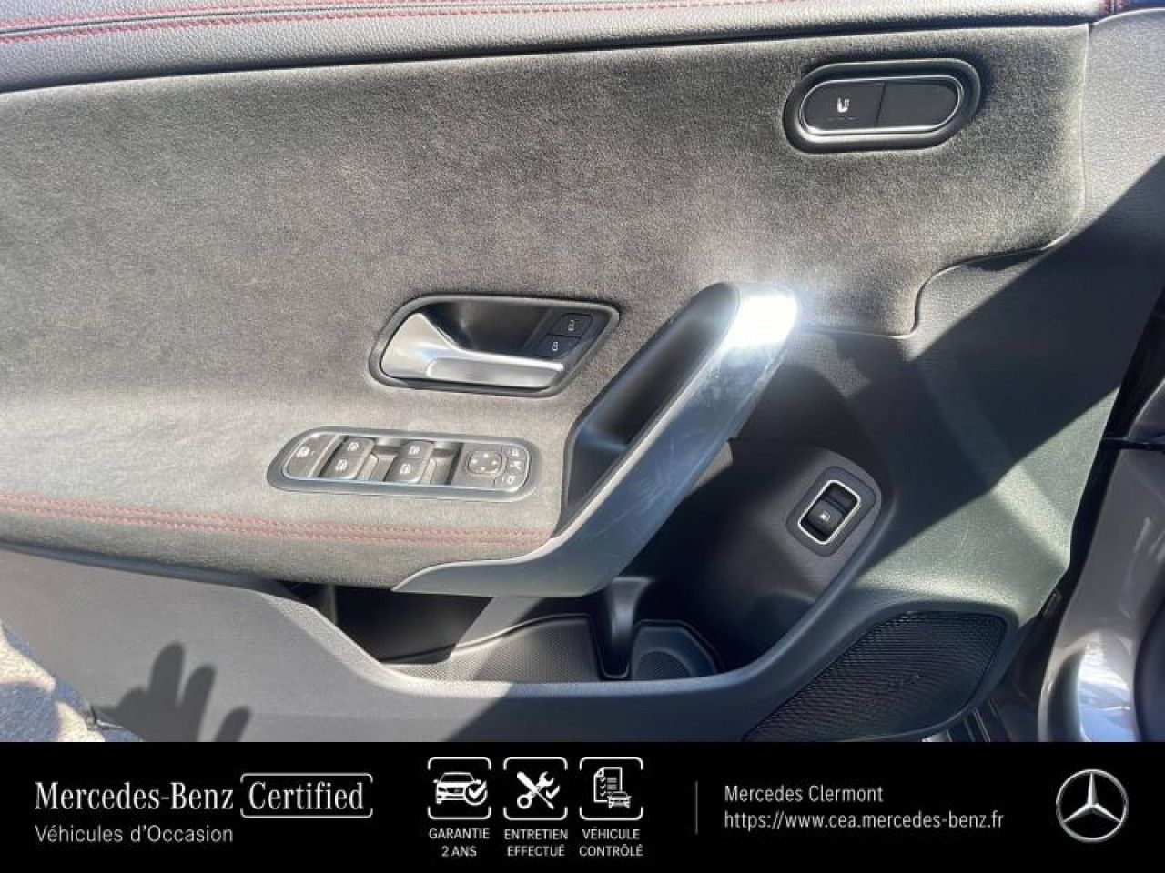 Photo du v&eacute;hicule 14 / 18