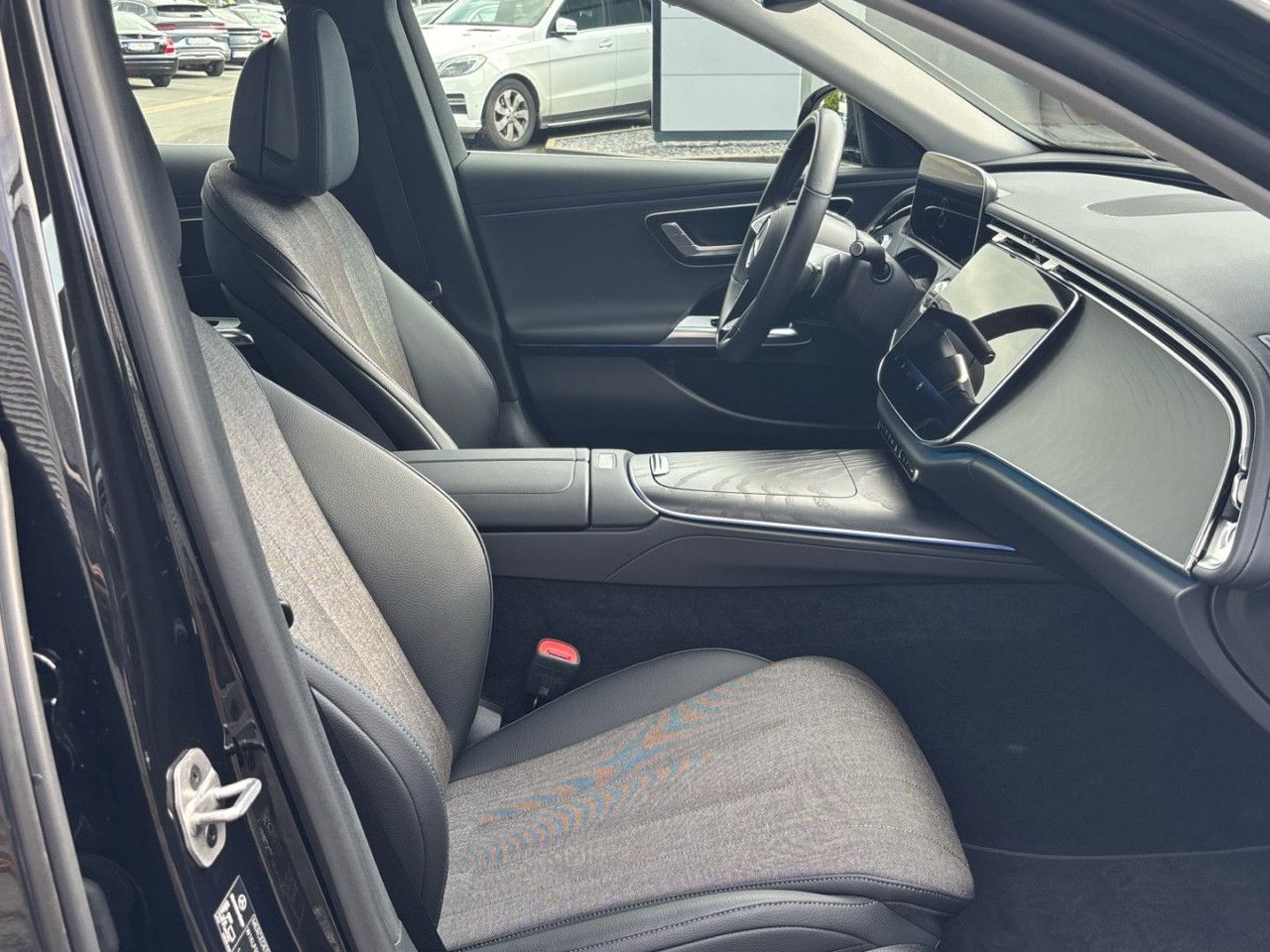 Mercedes-Benz E-Klasse – Bild 11
