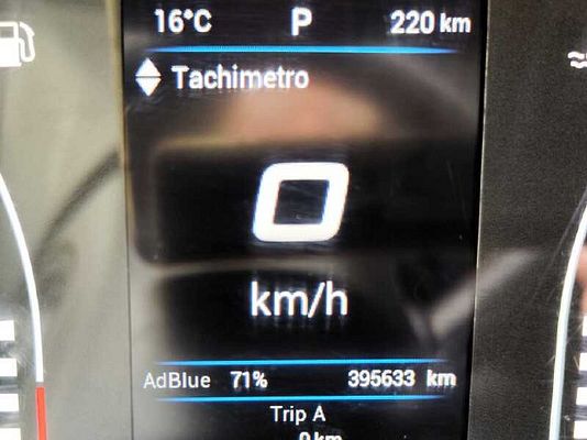 Vehicle image 14 / 15