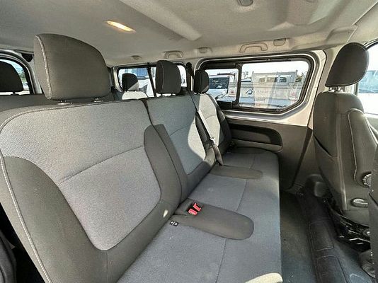 Vehicle image 6 / 15