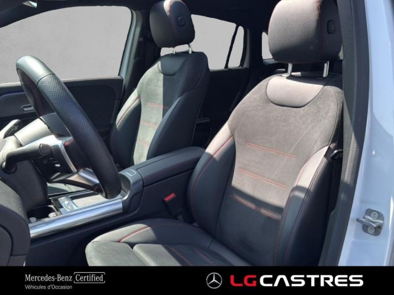 Photo du v&eacute;hicule 10 / 18