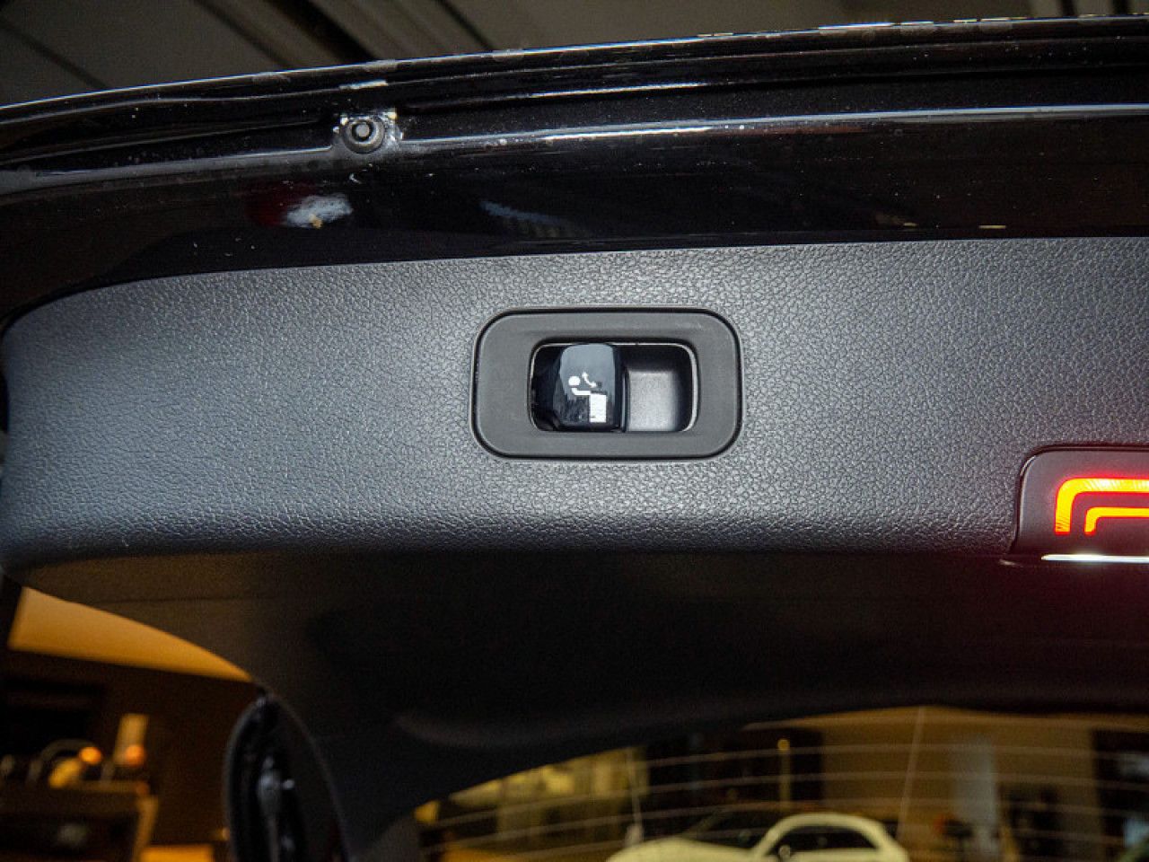 Mercedes-Benz E-Klasse – Bild 12