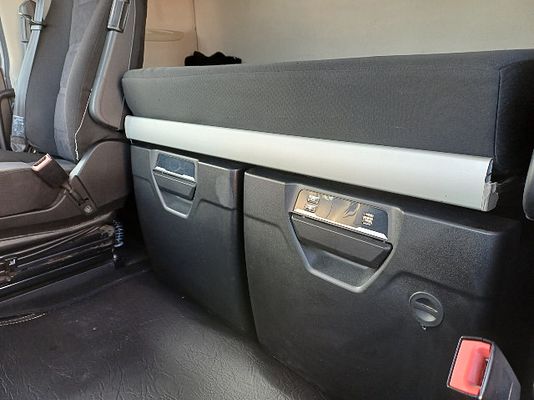 Vehicle image 7 / 13
