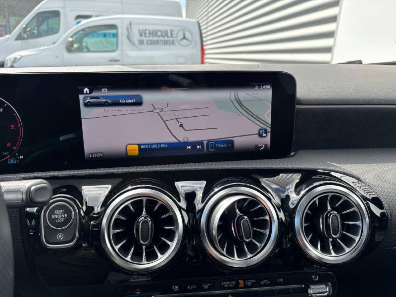 Photo du v&eacute;hicule 15 / 18