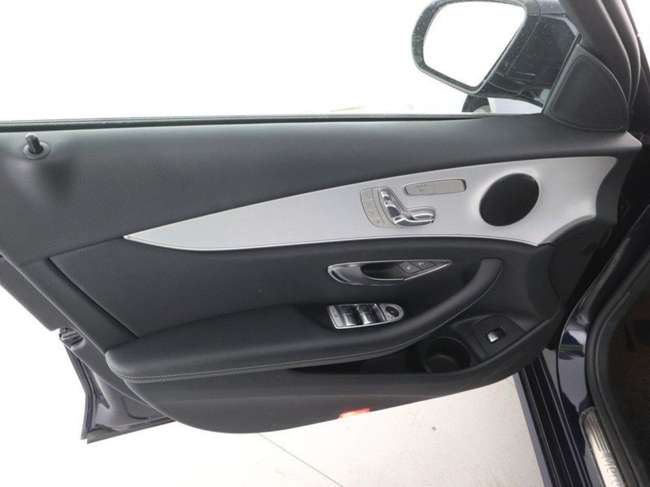 Mercedes-Benz E-Klasse – Bild 8