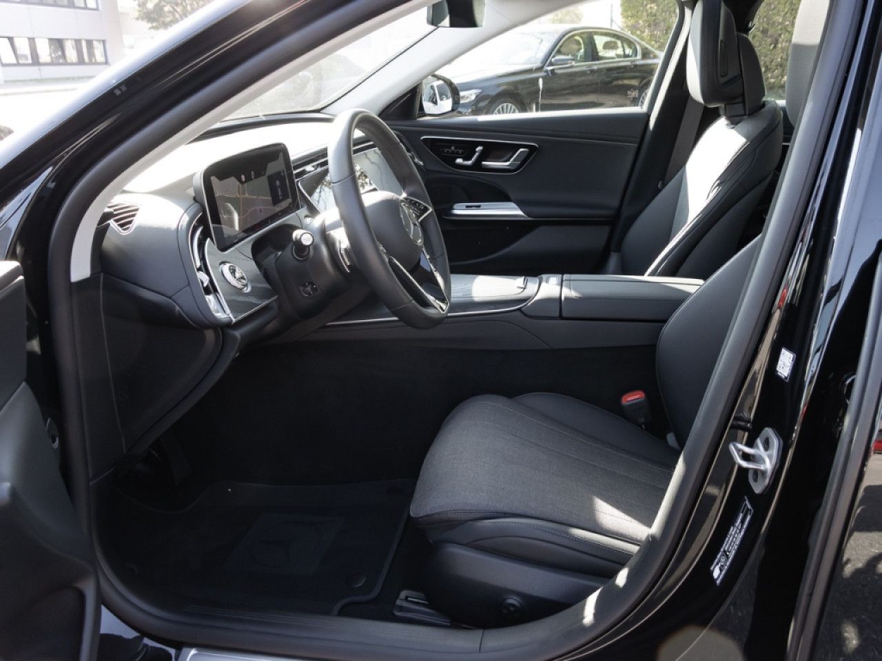 Mercedes-Benz E-Klasse – Bild 13