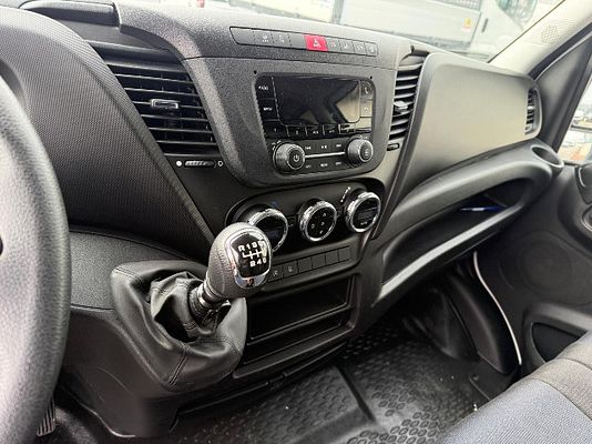 Vehicle image 15 / 15