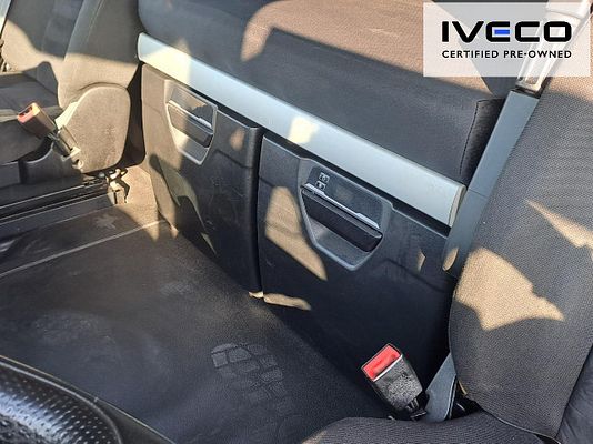 Vehicle image 7 / 11