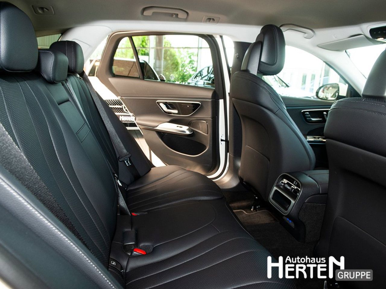 Mercedes-Benz E-Klasse – Bild 18