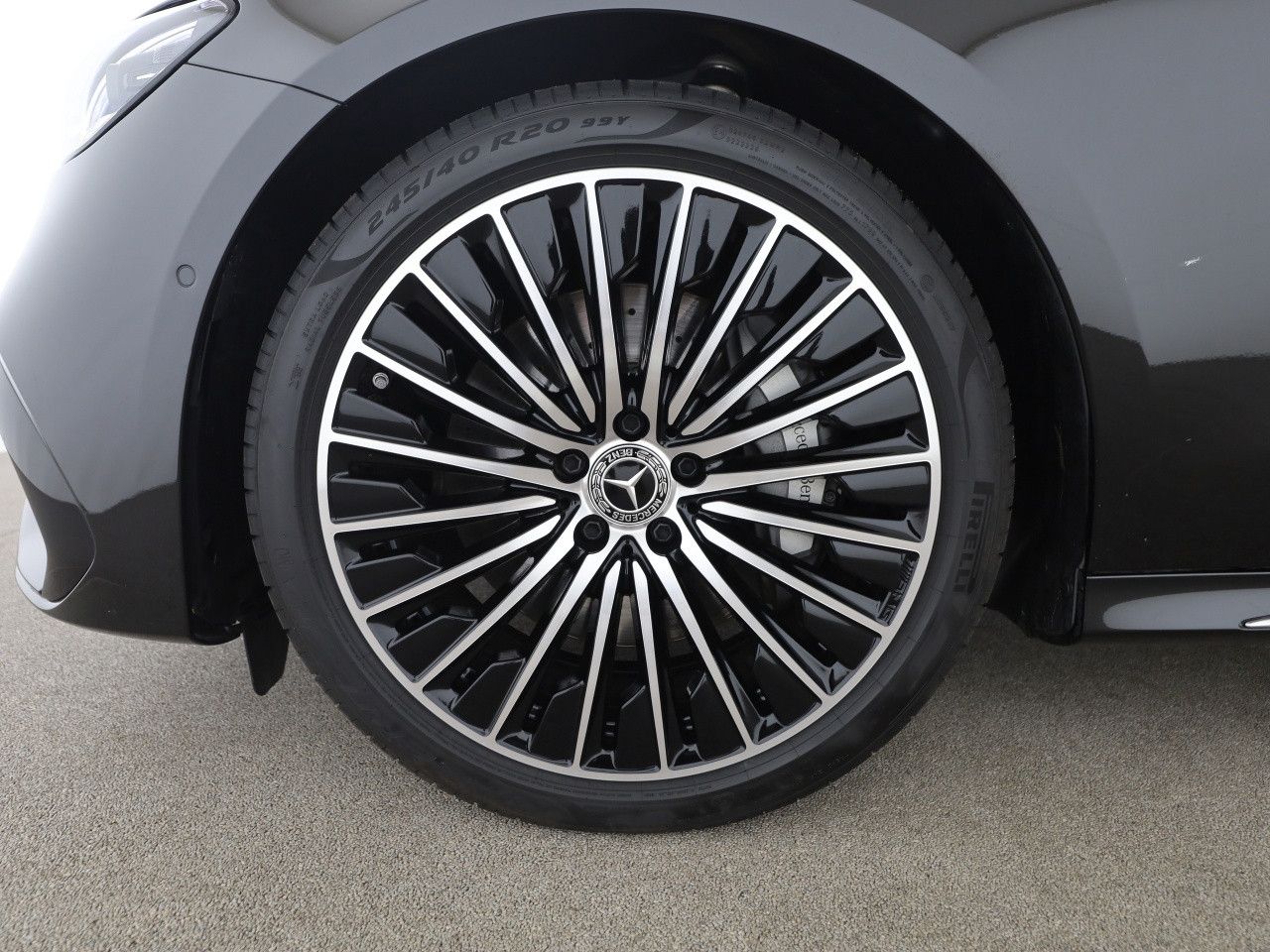 Mercedes-Benz E-Klasse – Bild 16