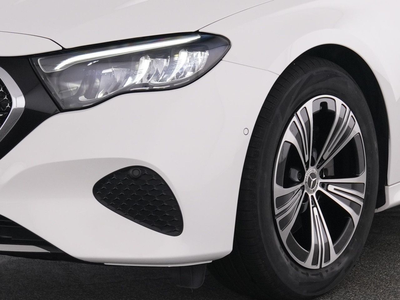 Mercedes-Benz E-Klasse – Bild 8