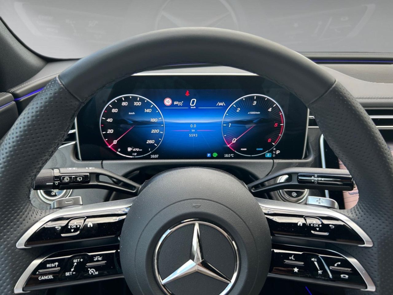 Mercedes-Benz E-Klasse – Bild 8