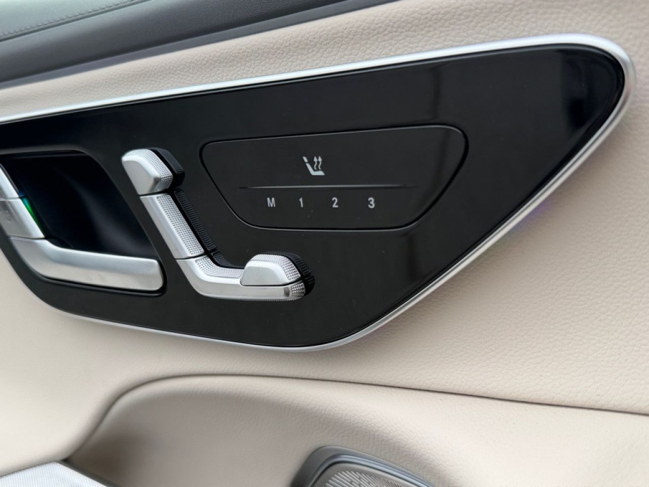 Mercedes-Benz E-Klasse – Bild 15