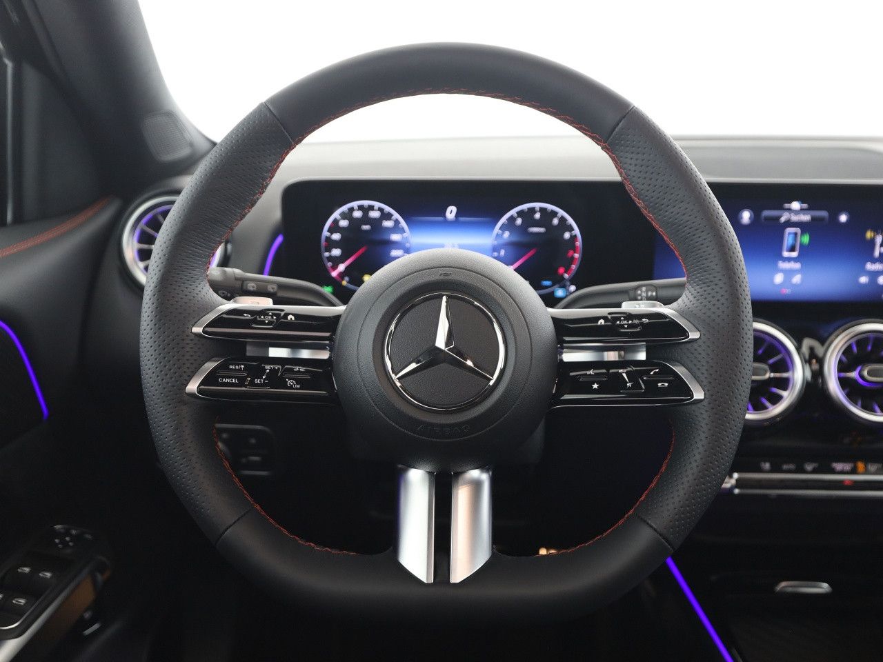 Mercedes-Benz GLB – Bild 11