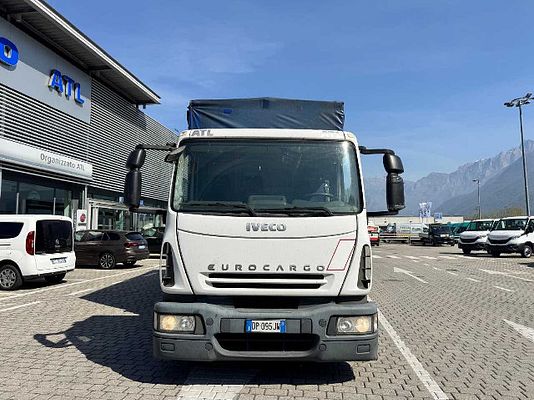 Vehicle image 8 / 13