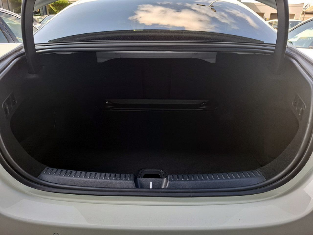 Mercedes-Benz E-Klasse – Bild 10
