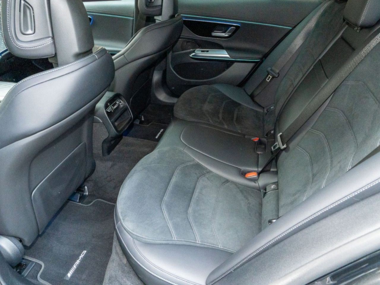 Mercedes-Benz E-Klasse – Bild 10