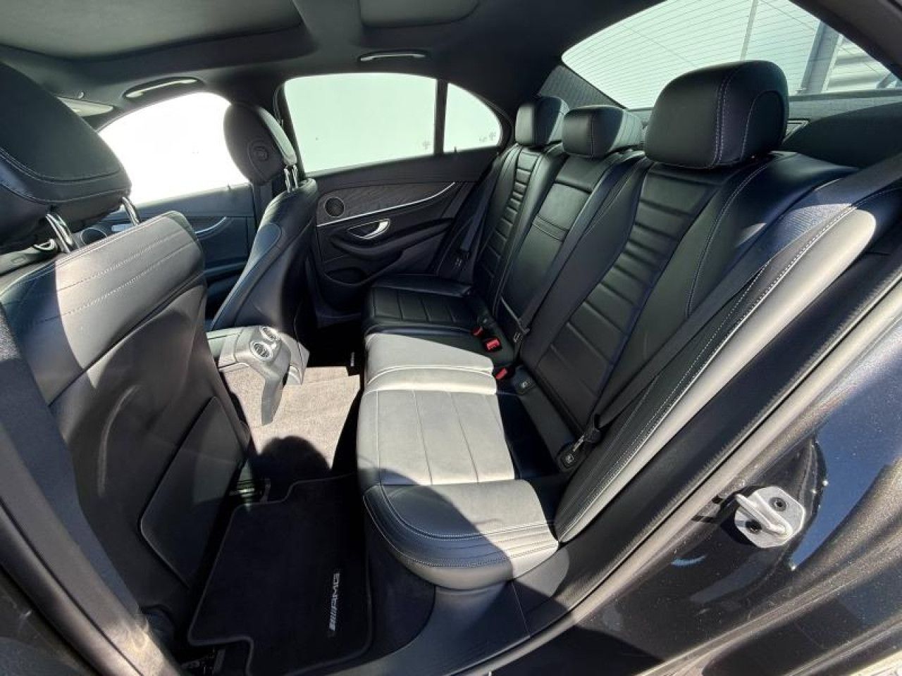 Photo du v&eacute;hicule 13 / 18