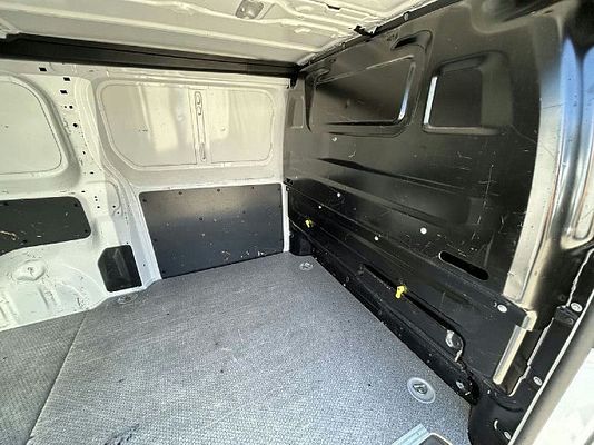 Vehicle image 5 / 15